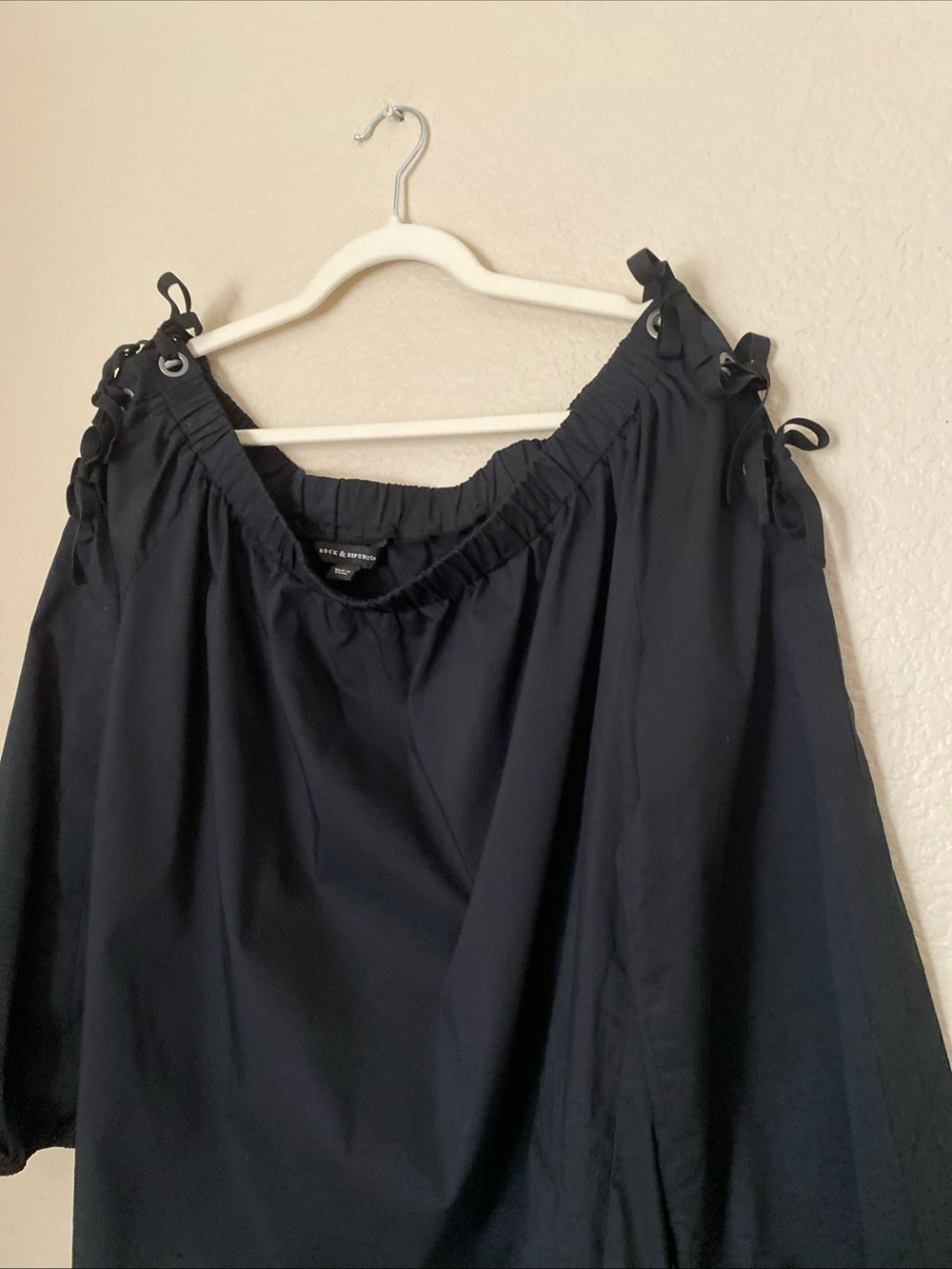 Black Off-Shoulder cotton poplin topTie Details at shoulder